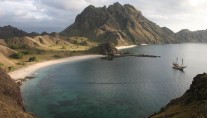 Paradise on Earth - Spectacula charter vacation aboard Silolona